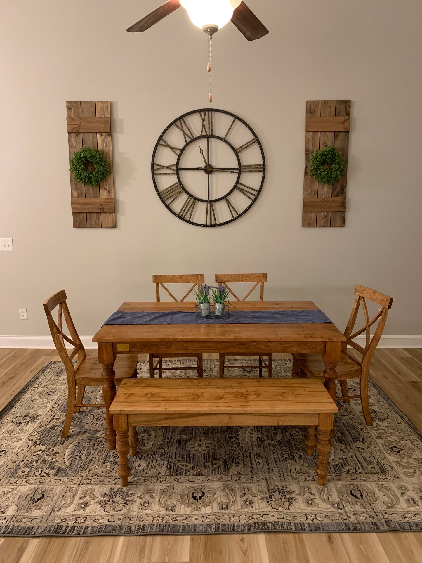 Thin Spindle Leg Bench
